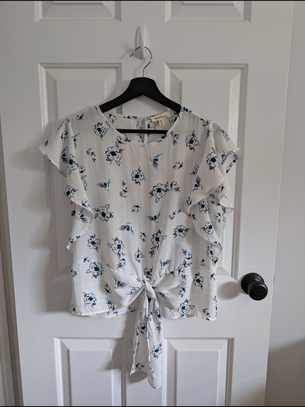 Monteau Los Angeles Women's White Floral Tie-Front Ruffle Sleeve Top Medium
